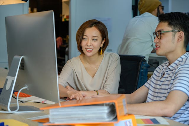 Digital marketing impact in Kolkata — professionals discussing strategies to grow online presence and business success with Subhrajit Paul.